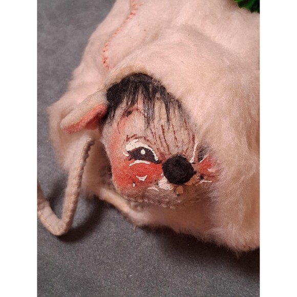 Vintage Annalee Christmas Mouse in Mitten Felt Plush Ornament Decor - Picture 2 of 5
